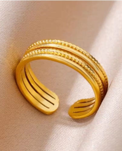 Przejdź do produktu Pierścionek pozłacany